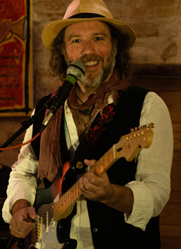 Serge Vilamajo Smile Guitar